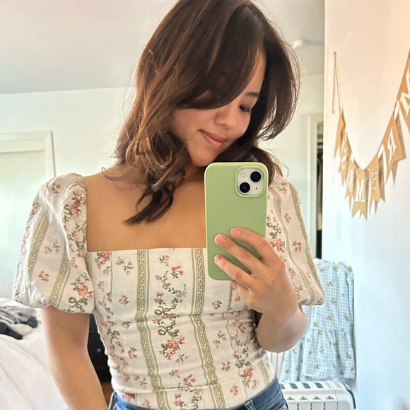 Meet your Posher, Danielle - Picture 1 of 1